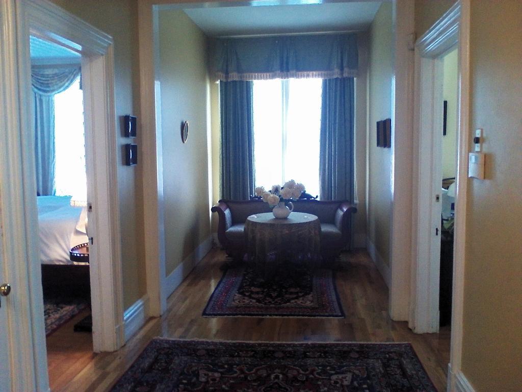 A Kingston Bed & Breakfast Экстерьер фото