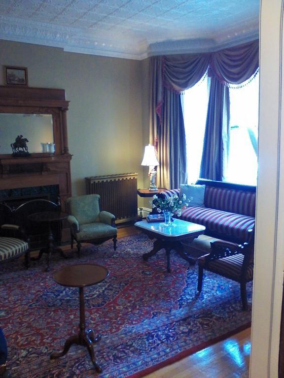 A Kingston Bed & Breakfast Экстерьер фото